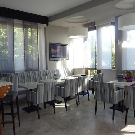 Lake Garda Hostel Salò Екстериор снимка