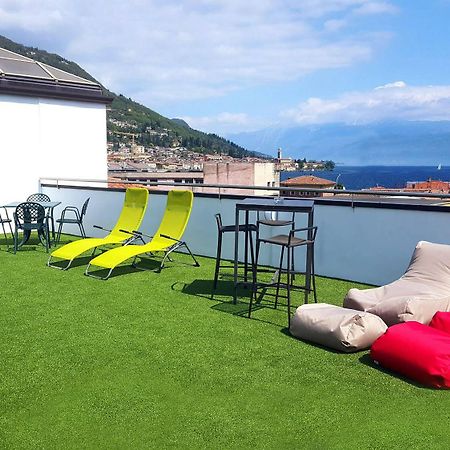 Lake Garda Hostel Salò Екстериор снимка