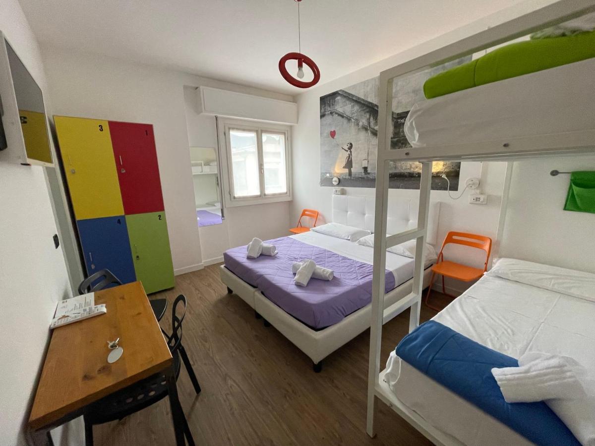Lake Garda Hostel Salò Екстериор снимка