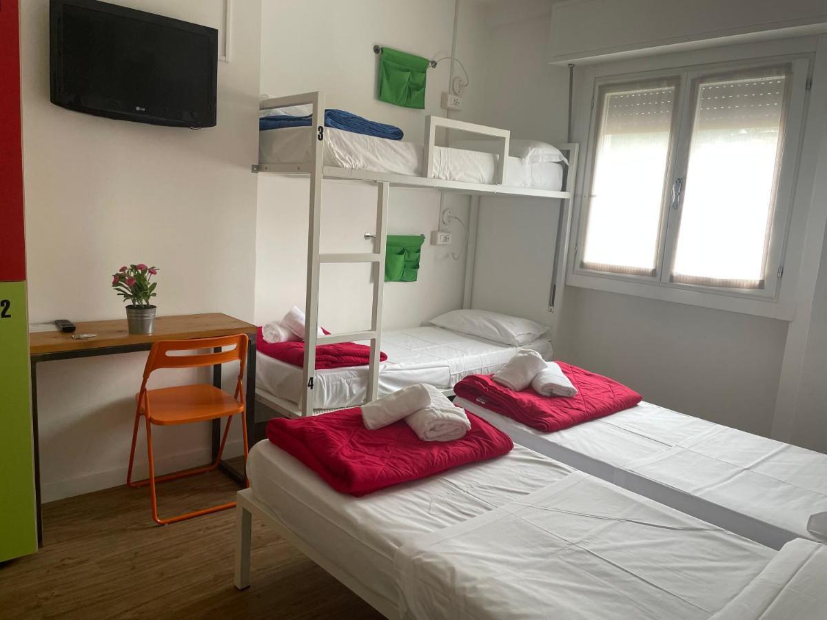 Lake Garda Hostel Salò Екстериор снимка