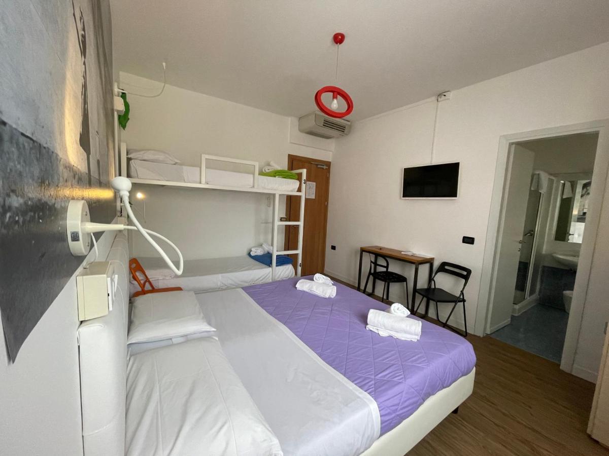 Lake Garda Hostel Salò Екстериор снимка