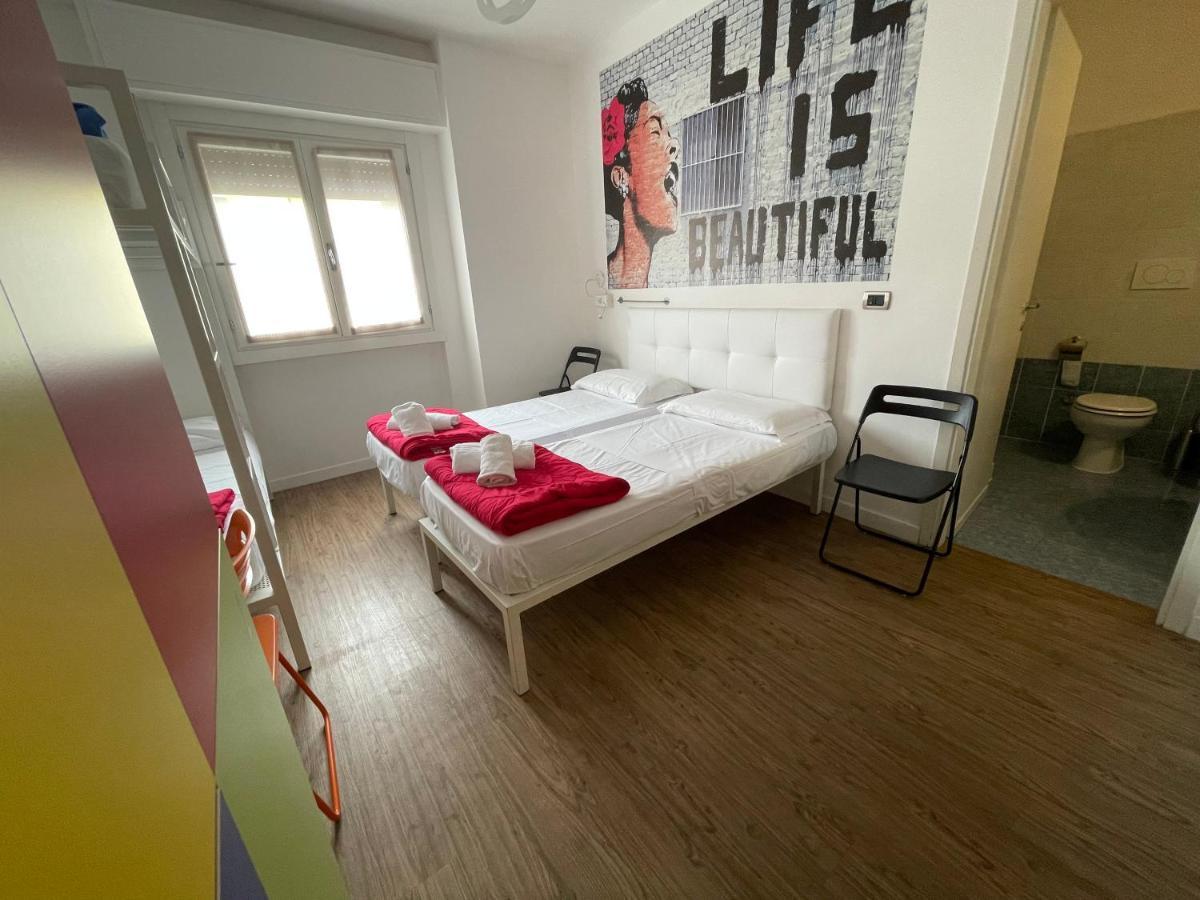 Lake Garda Hostel Salò Екстериор снимка