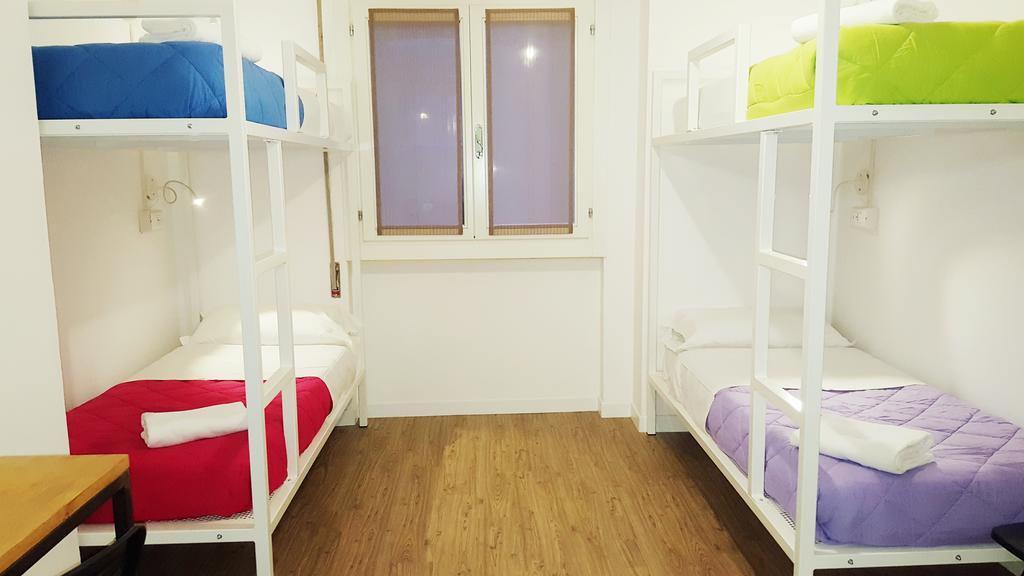 Lake Garda Hostel Salò Екстериор снимка