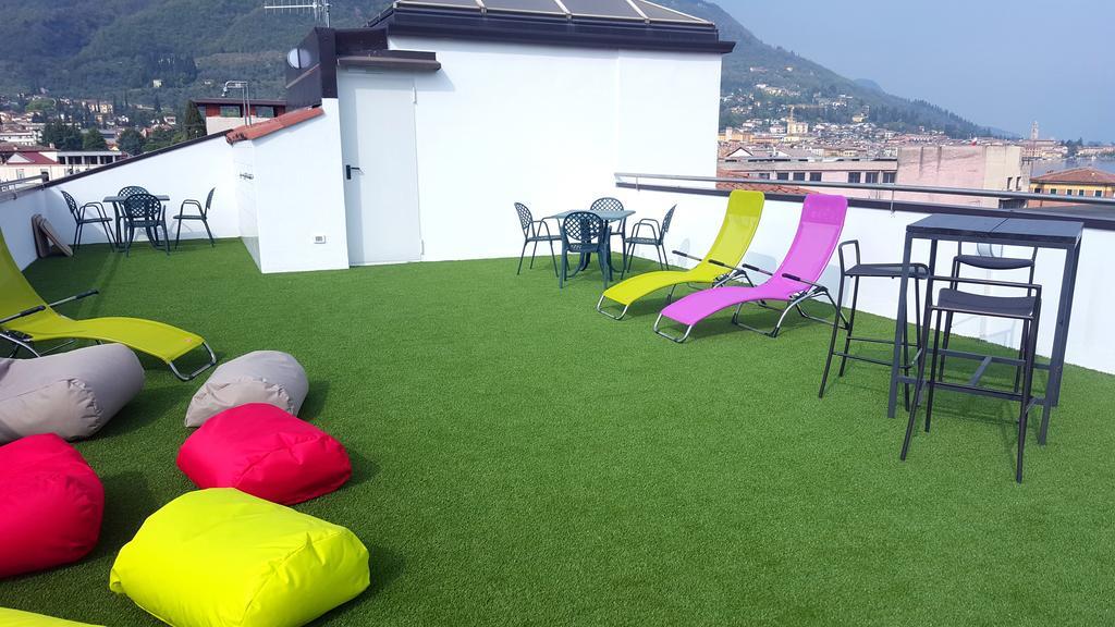 Lake Garda Hostel Salò Екстериор снимка