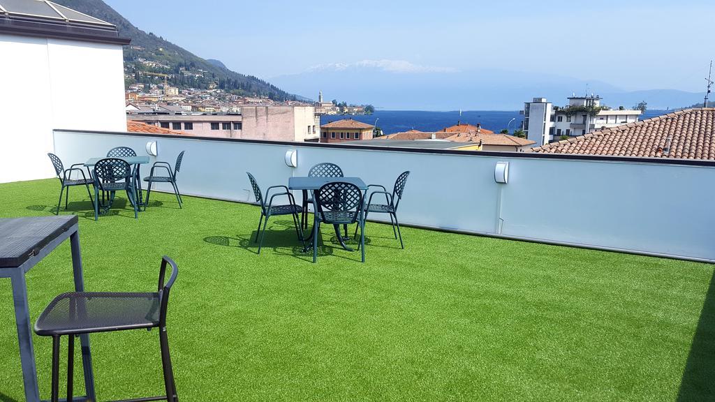 Lake Garda Hostel Salò Екстериор снимка