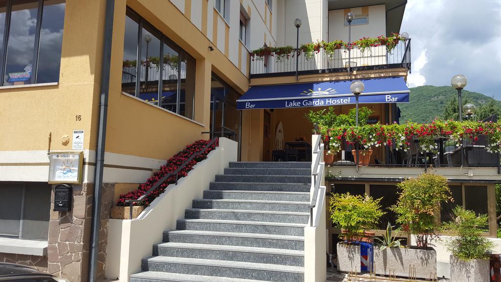 Lake Garda Hostel Salò Екстериор снимка