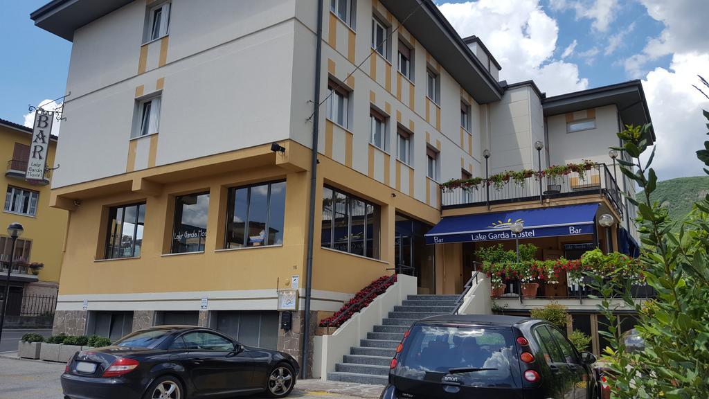 Lake Garda Hostel Salò Екстериор снимка