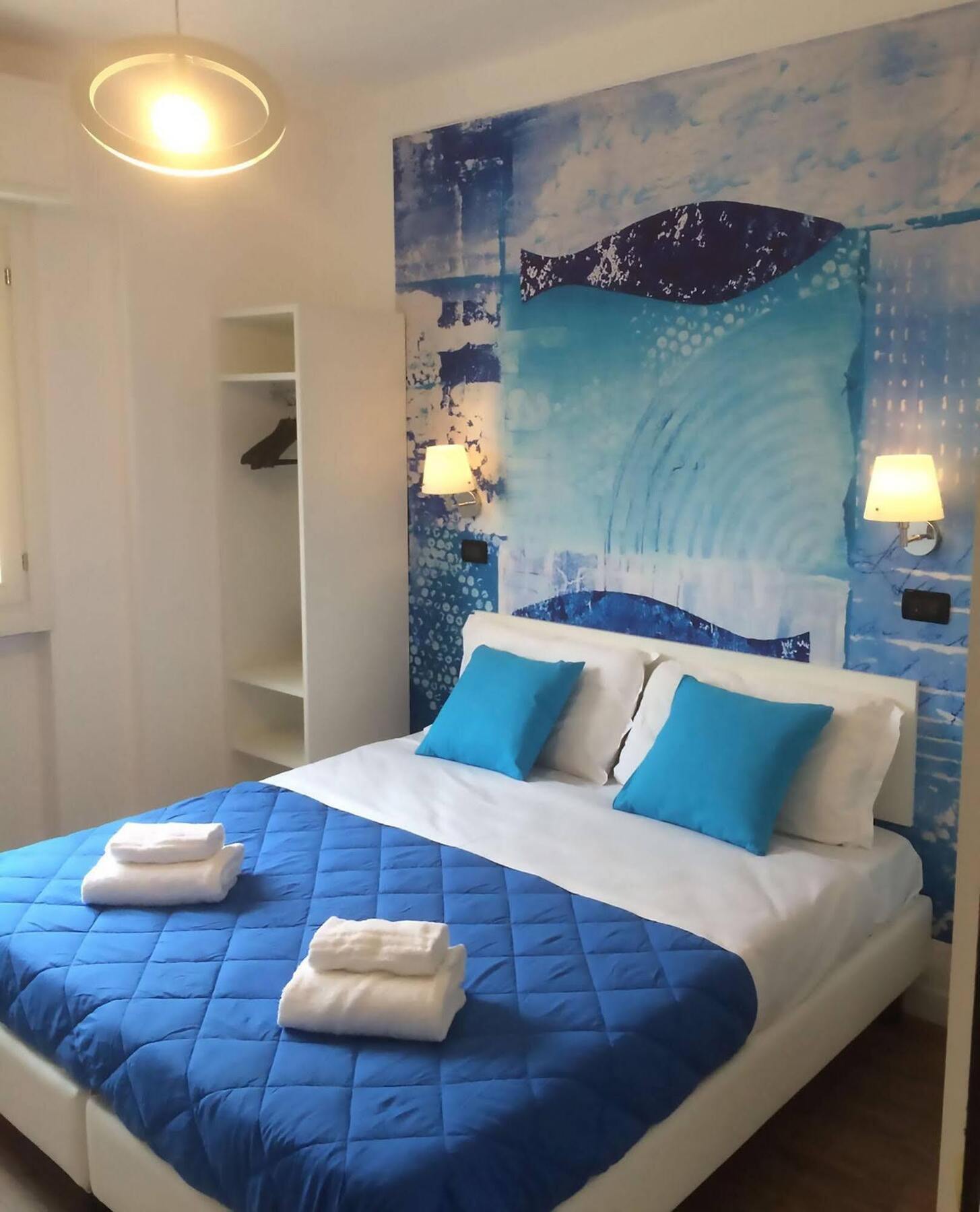 Lake Garda Hostel Salò Екстериор снимка
