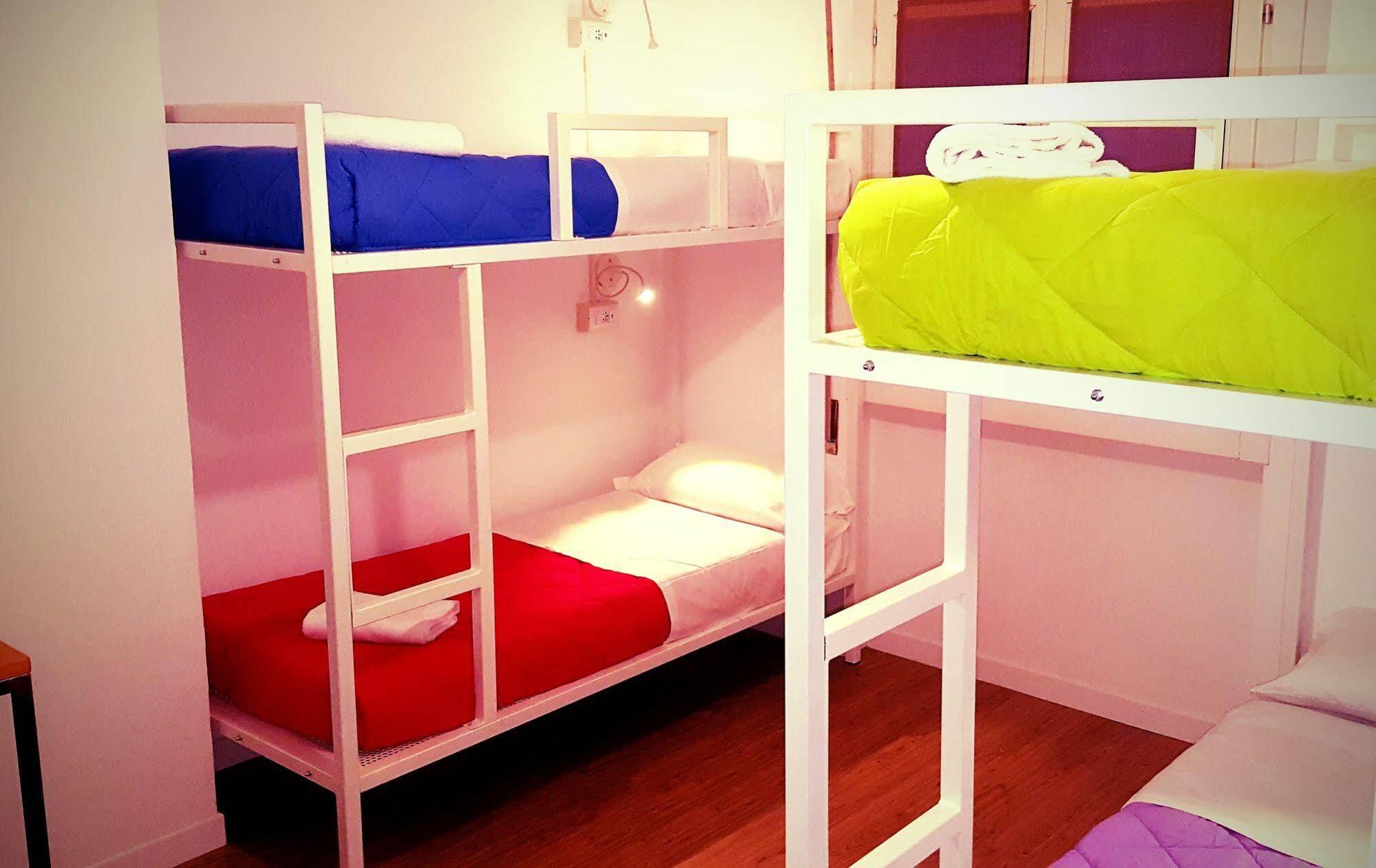 Lake Garda Hostel Salò Екстериор снимка