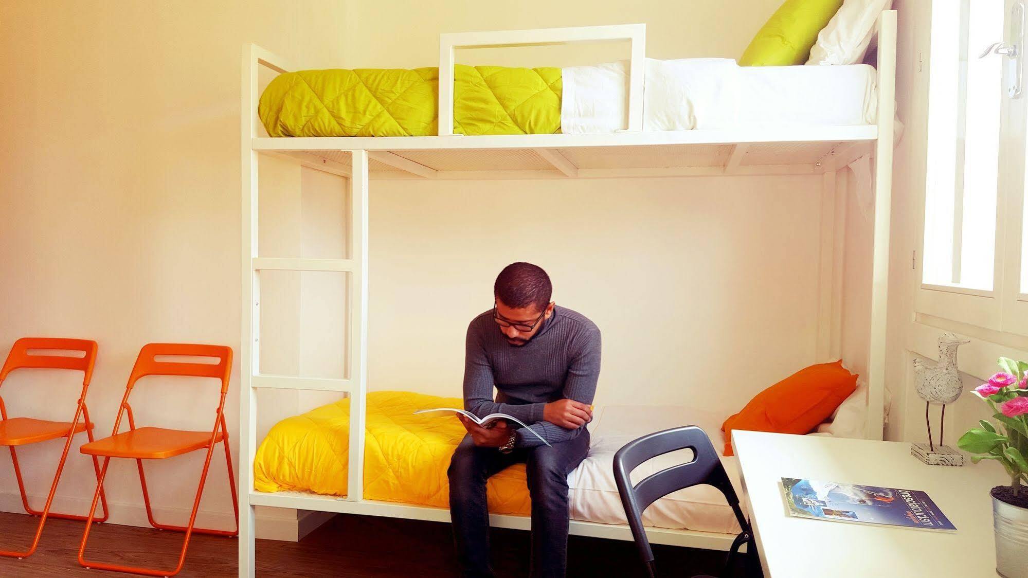 Lake Garda Hostel Salò Екстериор снимка