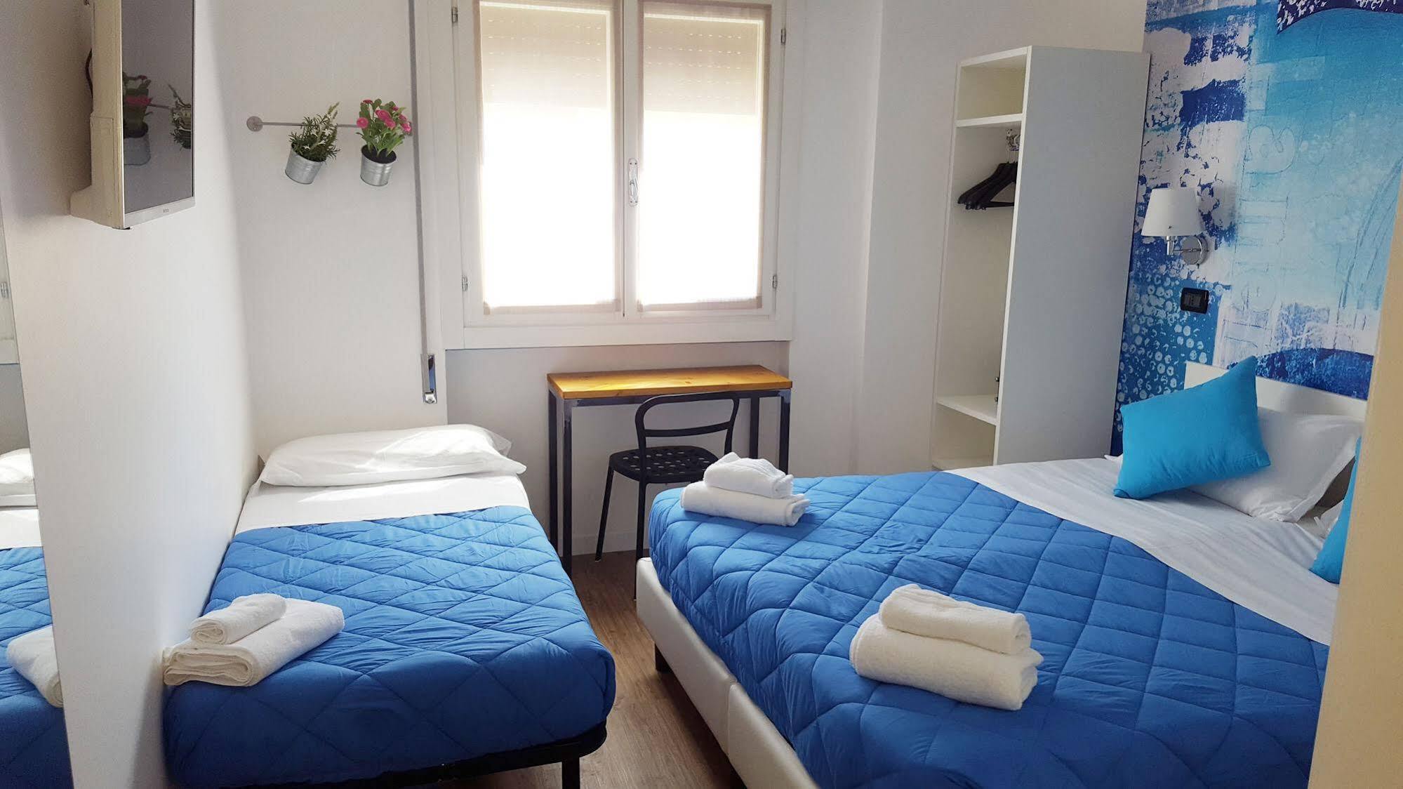 Lake Garda Hostel Salò Екстериор снимка