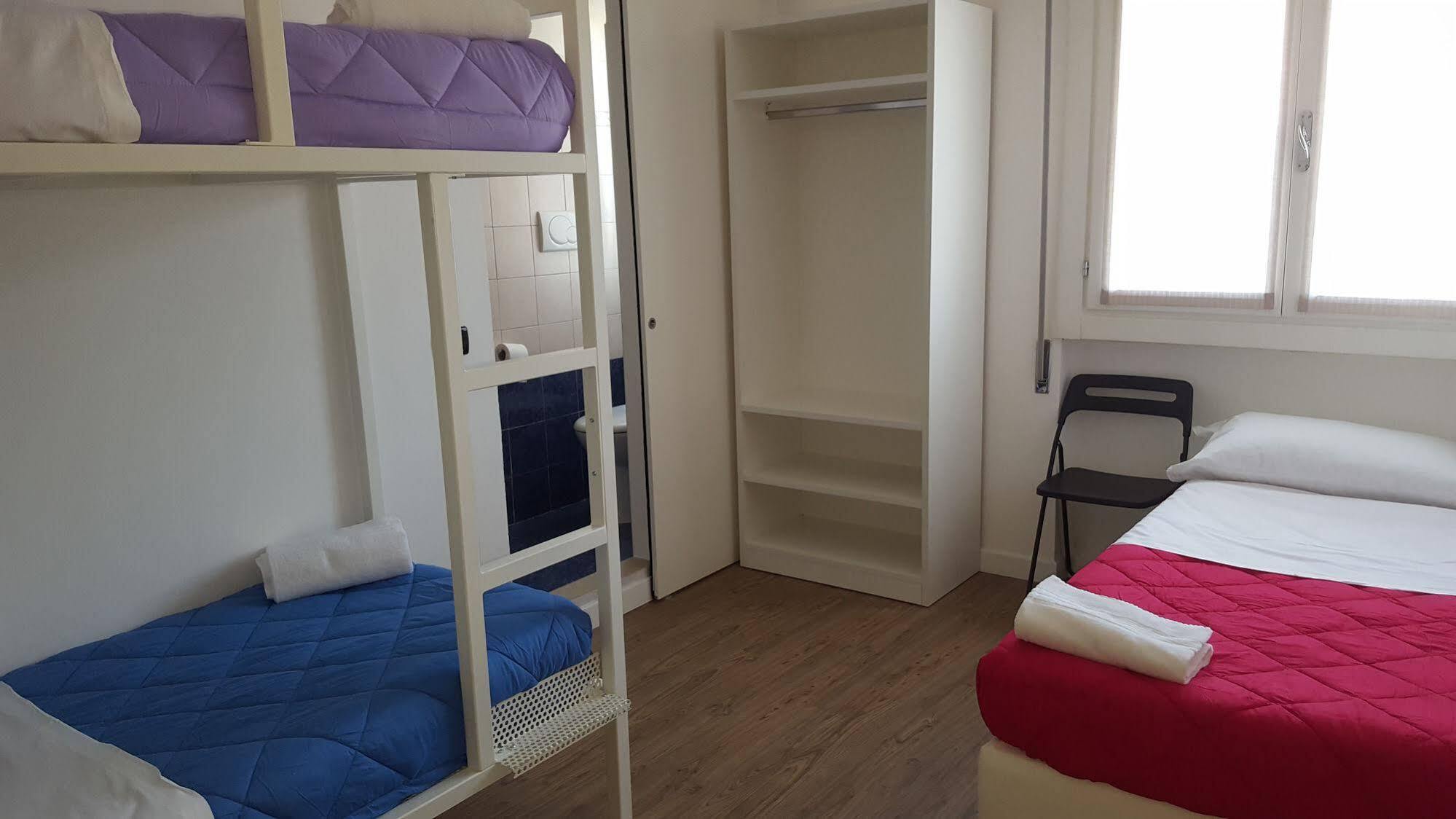 Lake Garda Hostel Salò Екстериор снимка