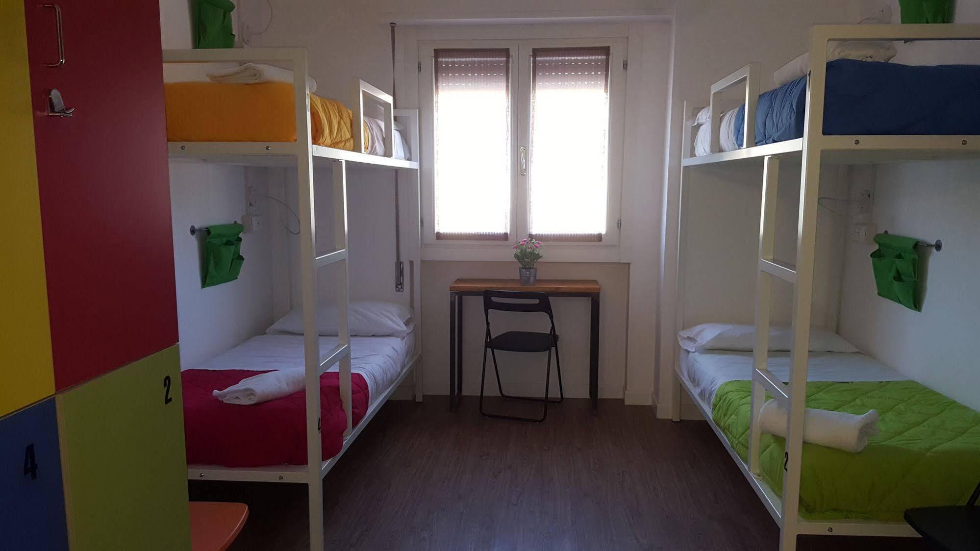 Lake Garda Hostel Salò Екстериор снимка